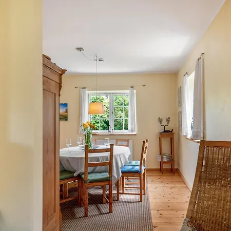 Mit 140m² Fuer 8 Personen Casa de Férias Kröpelin