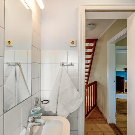 Mit 140m² Fuer 8 Personen * Kröpelin