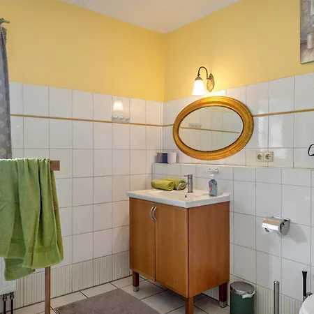 Mit 140m² Fuer 8 Personen Casa de Férias Kröpelin